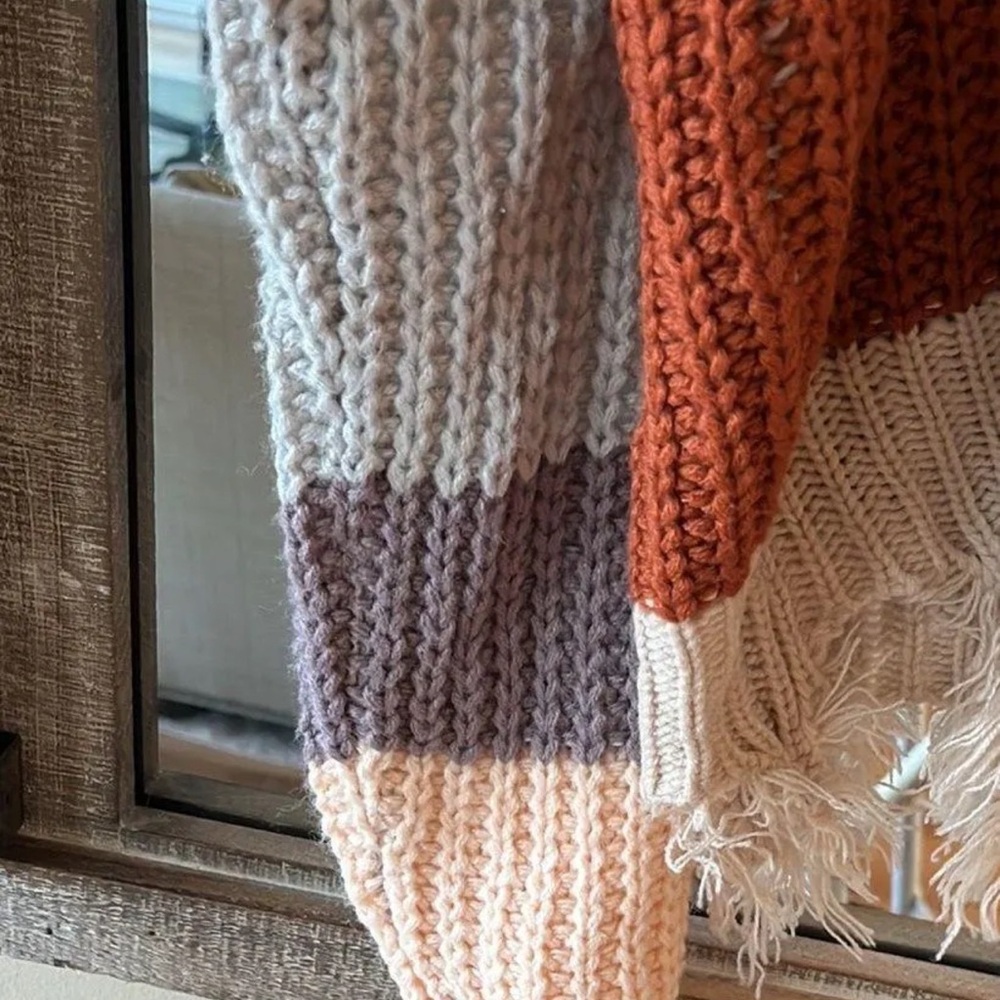 Multicolored fall sweater with frayed ends in a S/M - Picture 3 of 6